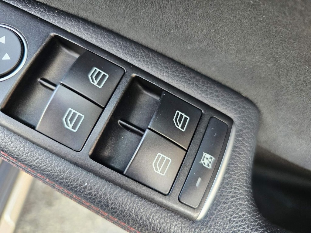 MERCEDES-BENZ GLA CLASS