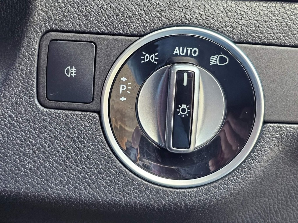 MERCEDES-BENZ GLA CLASS