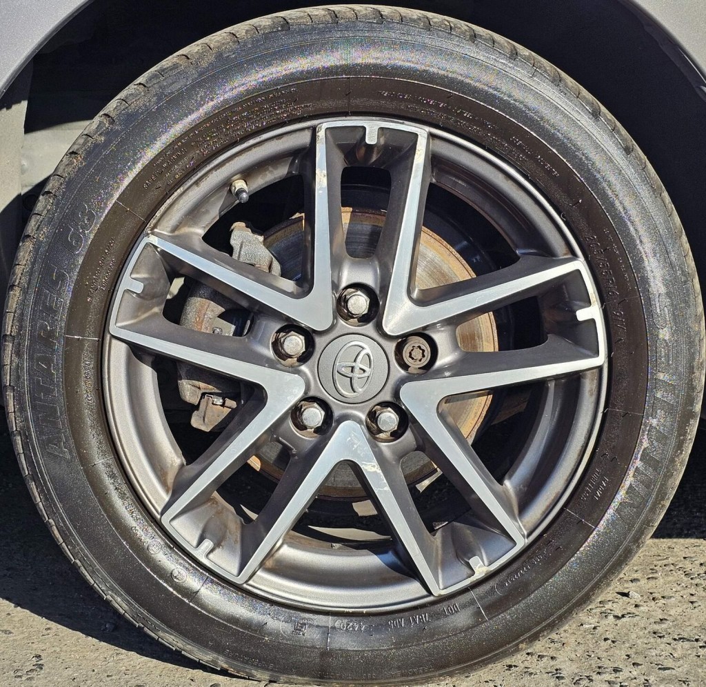 TOYOTA AURIS