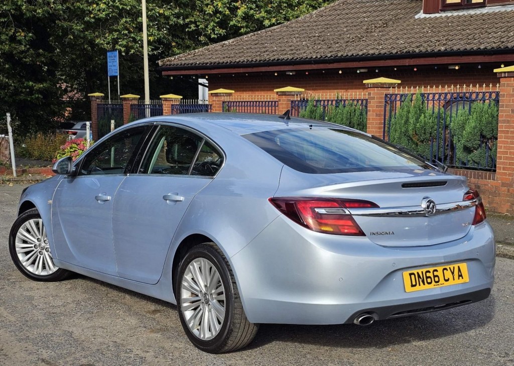 VAUXHALL INSIGNIA