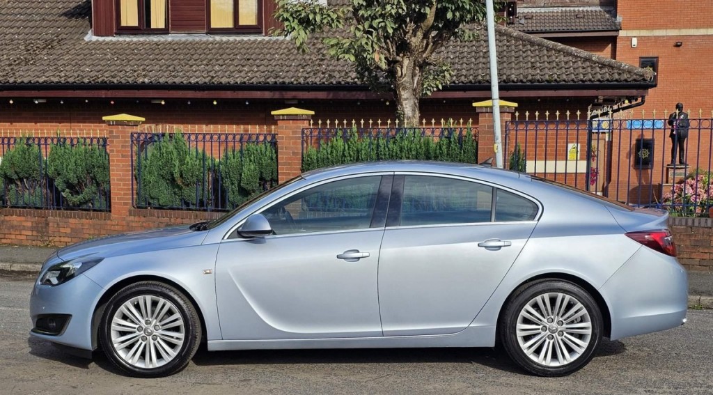 VAUXHALL INSIGNIA