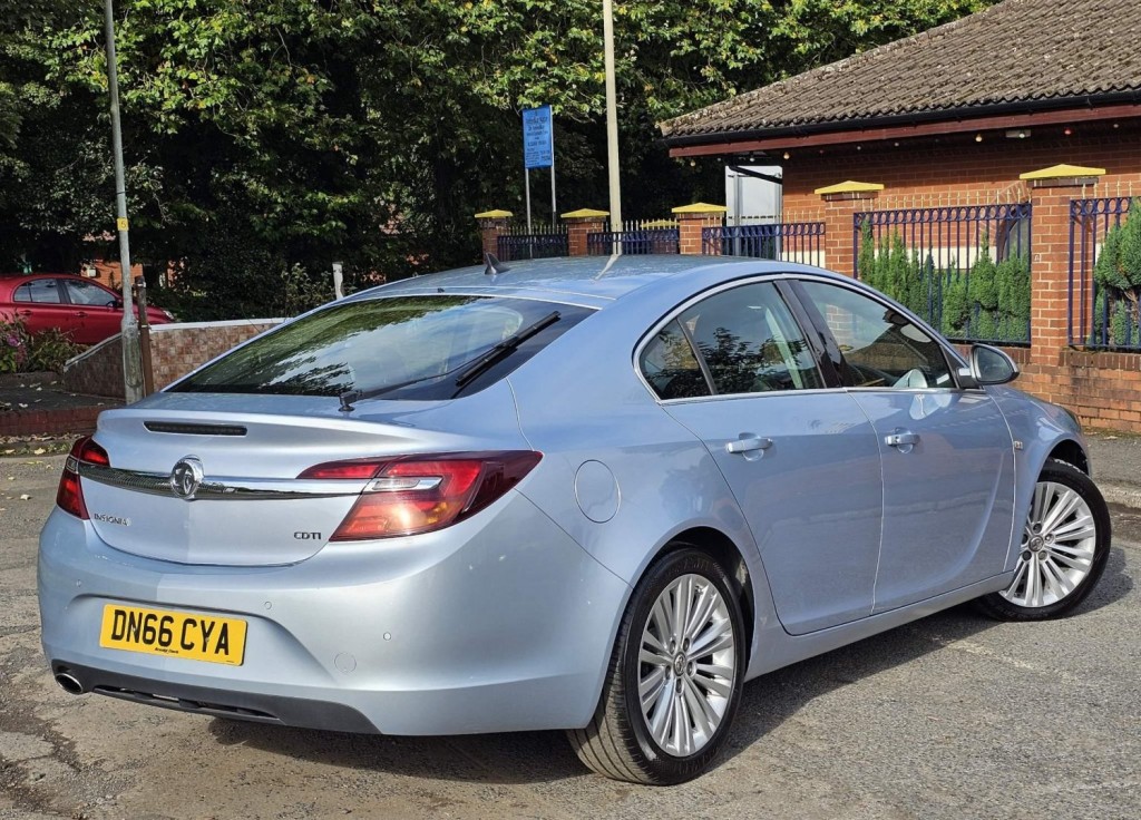 VAUXHALL INSIGNIA
