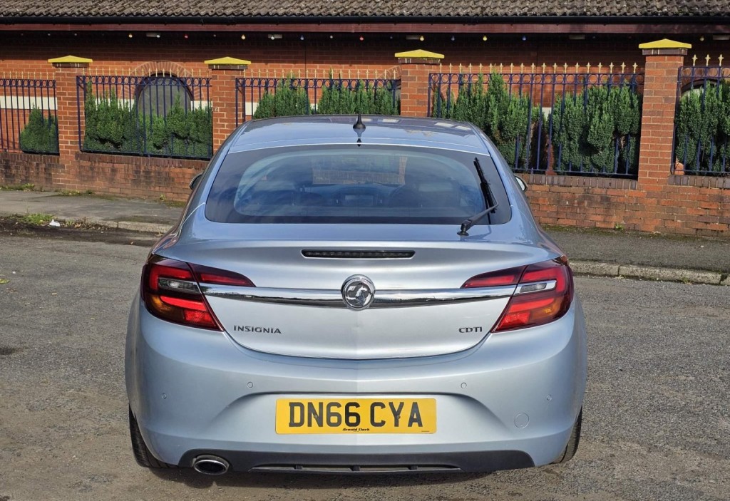 VAUXHALL INSIGNIA