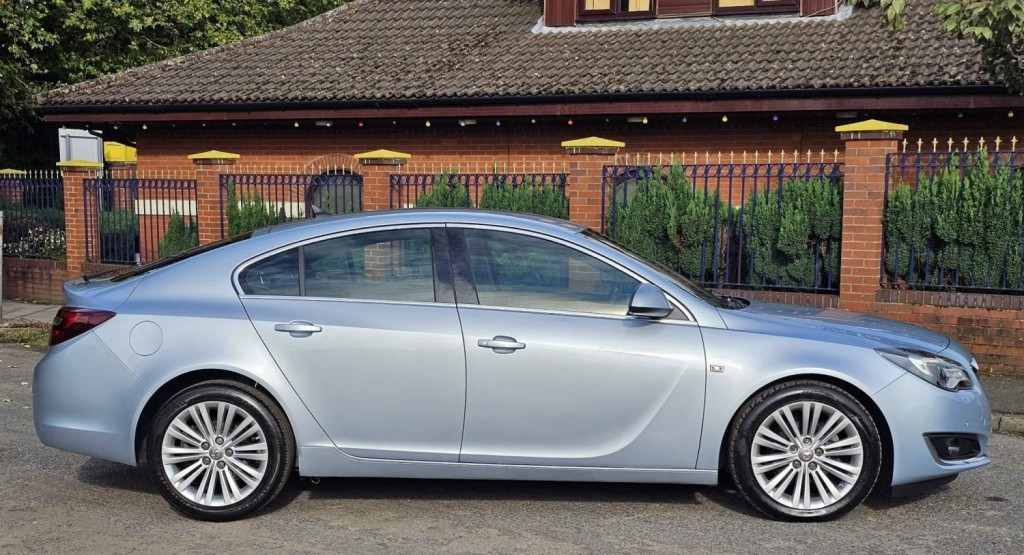 VAUXHALL INSIGNIA