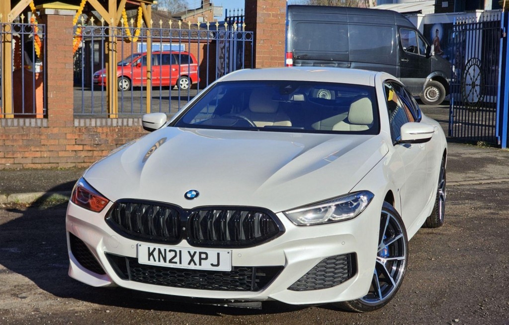 BMW 8 SERIES