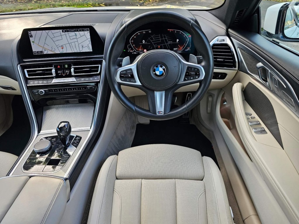 BMW 8 SERIES