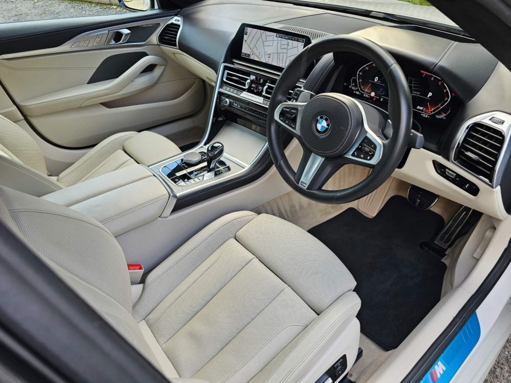 BMW 8 SERIES