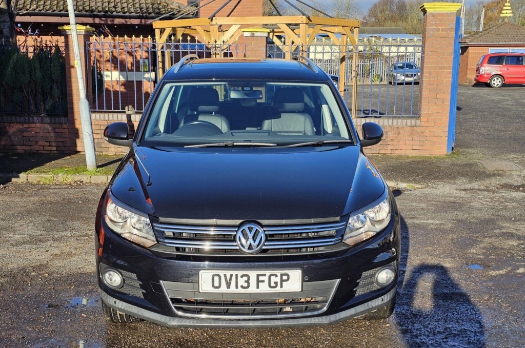 VOLKSWAGEN TIGUAN