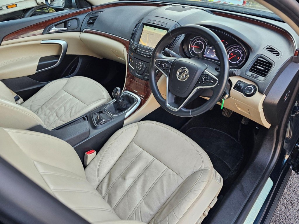 VAUXHALL INSIGNIA