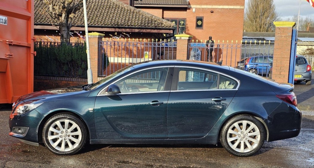 VAUXHALL INSIGNIA