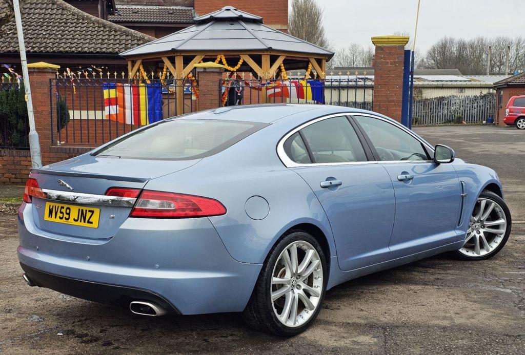 JAGUAR XF