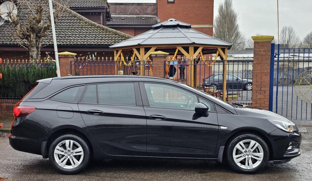 VAUXHALL ASTRA