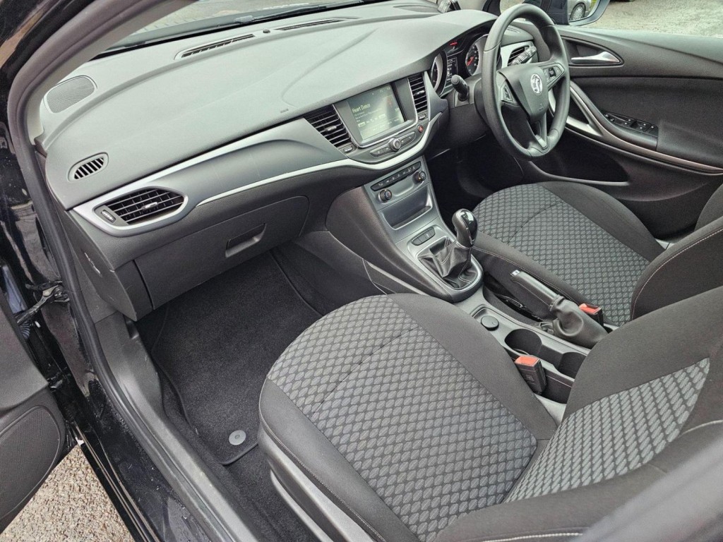 VAUXHALL ASTRA