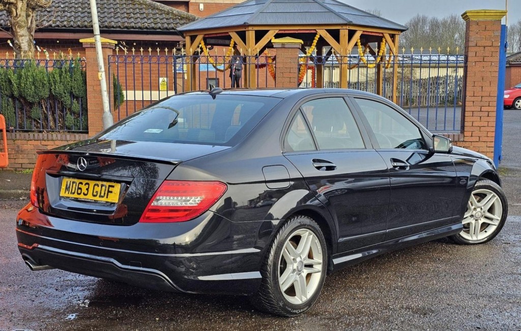 MERCEDES-BENZ C CLASS