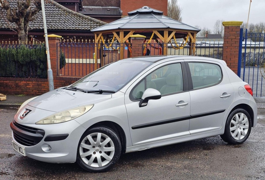 PEUGEOT 207