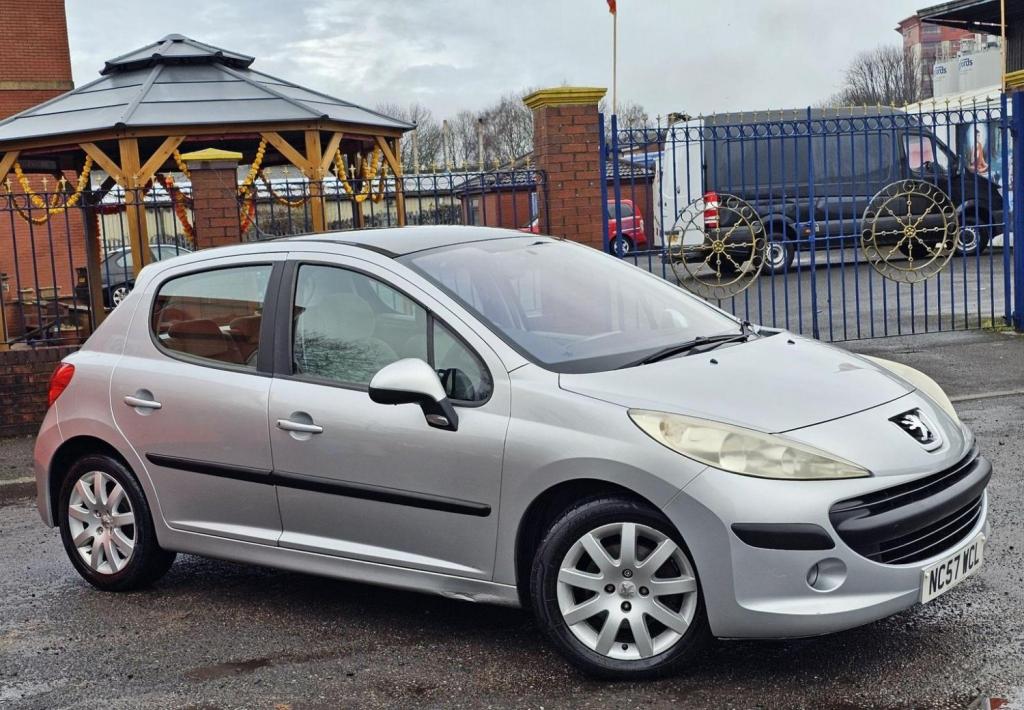 PEUGEOT 207