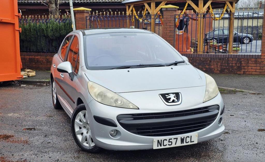 PEUGEOT 207