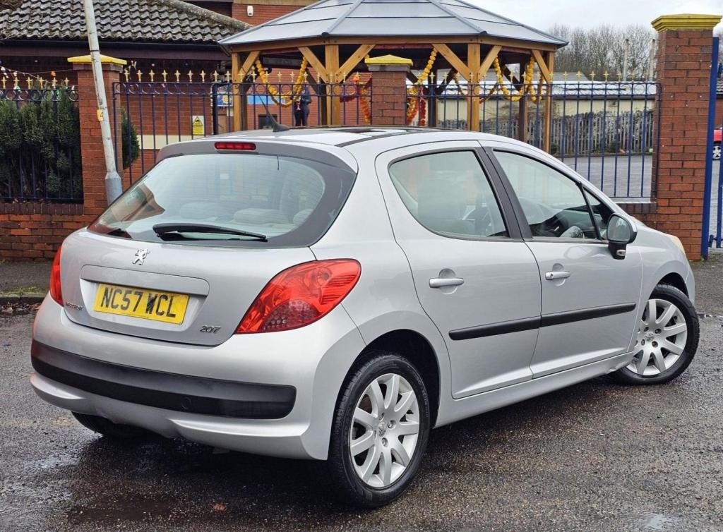 PEUGEOT 207