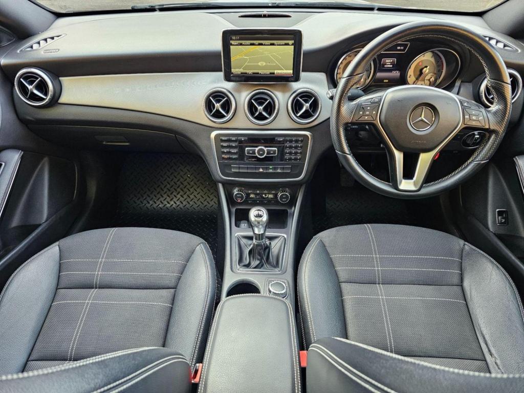 MERCEDES-BENZ CLA