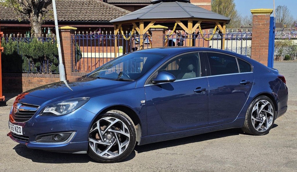 VAUXHALL INSIGNIA