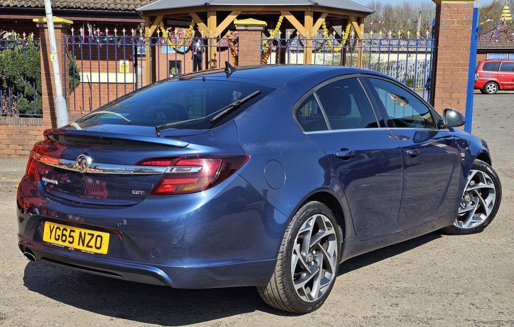 VAUXHALL INSIGNIA