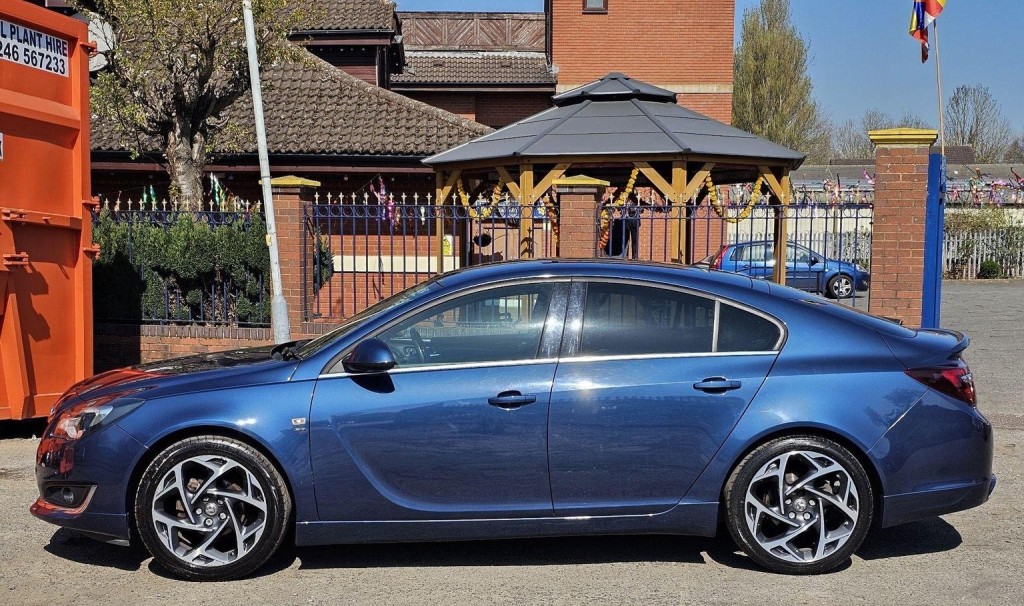 VAUXHALL INSIGNIA
