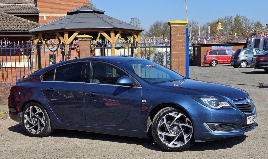 VAUXHALL INSIGNIA