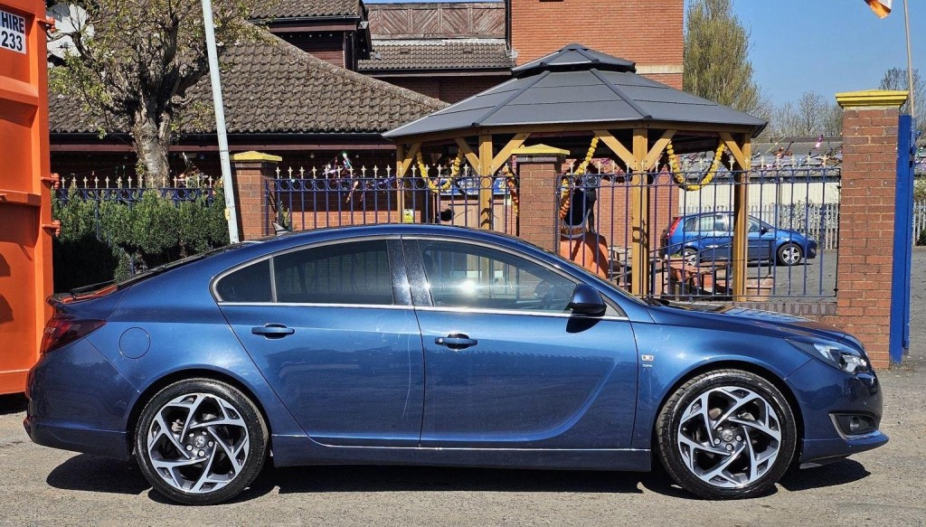 VAUXHALL INSIGNIA