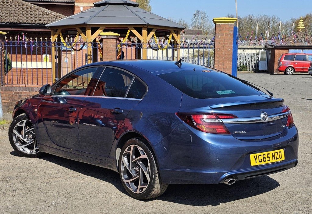 VAUXHALL INSIGNIA