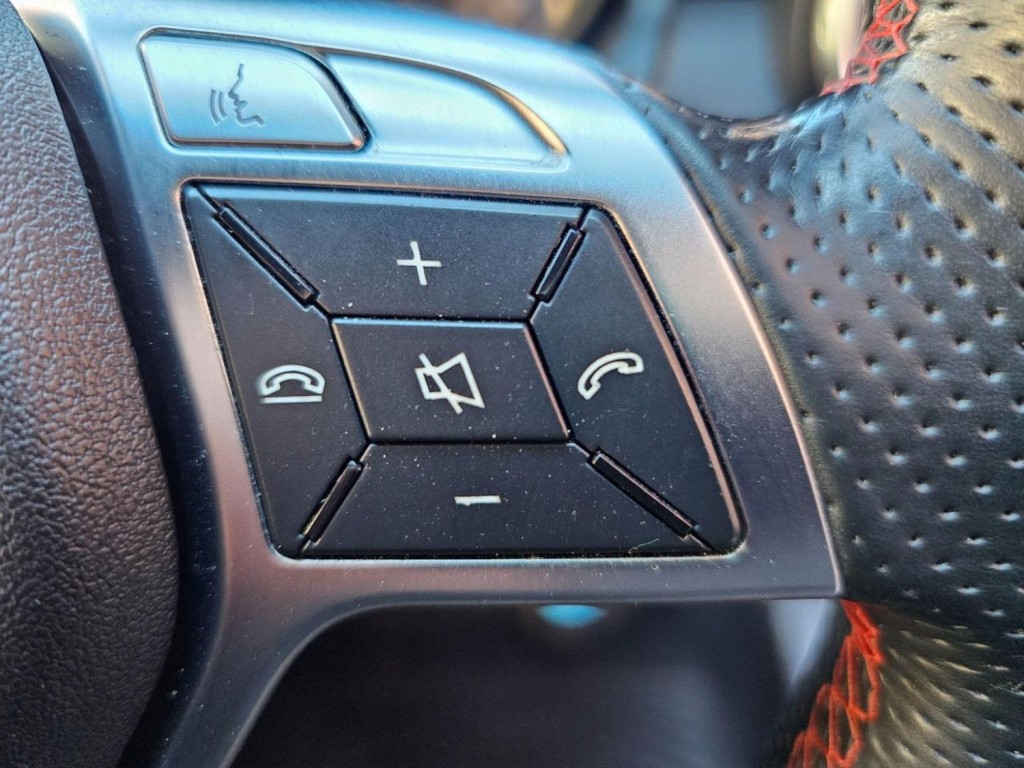 MERCEDES-BENZ GLA CLASS