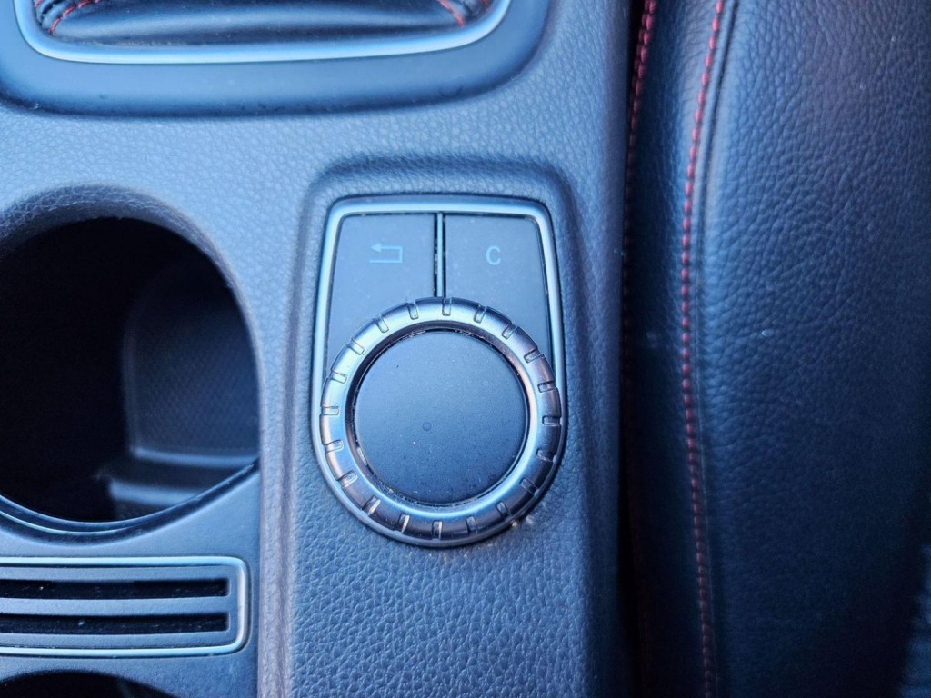 MERCEDES-BENZ GLA CLASS