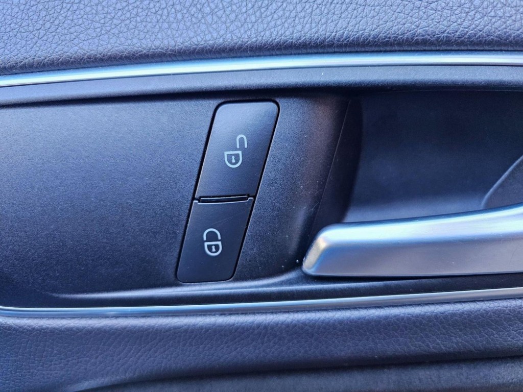 MERCEDES-BENZ GLA CLASS