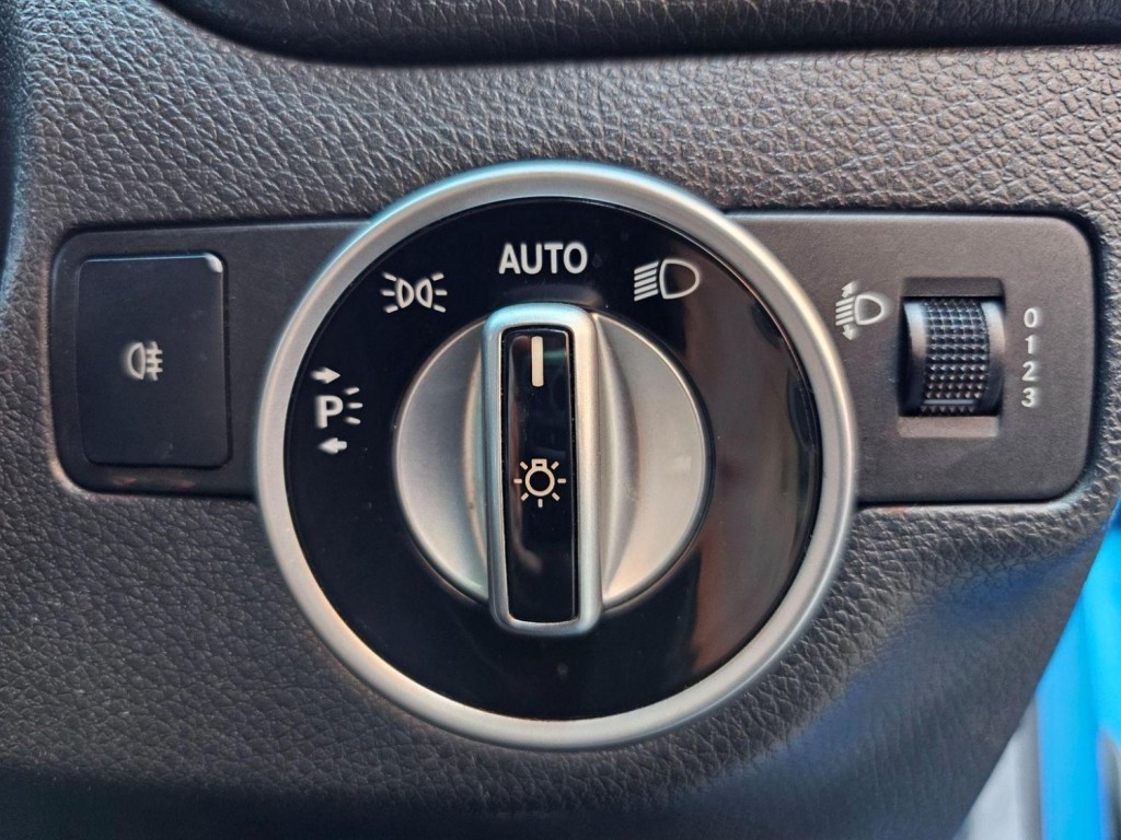 MERCEDES-BENZ GLA CLASS