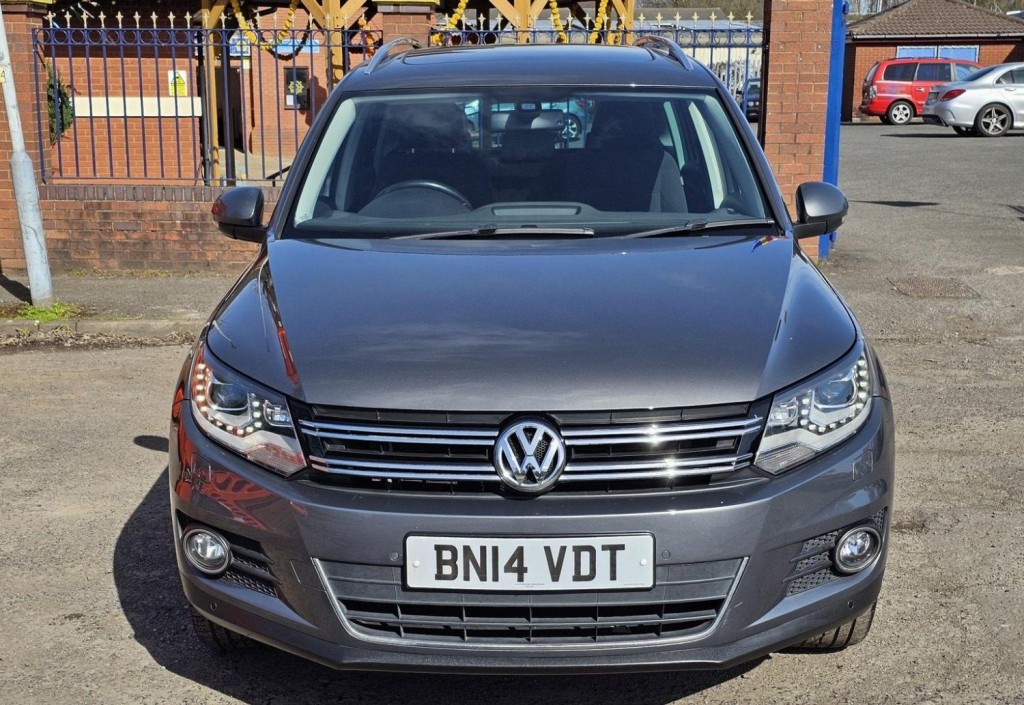 VOLKSWAGEN TIGUAN