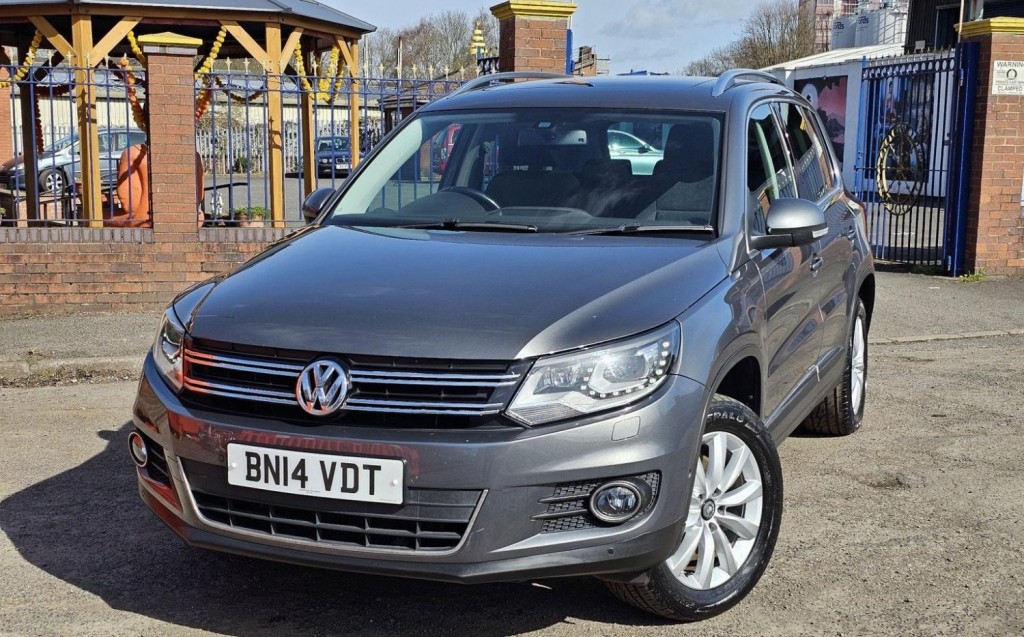 VOLKSWAGEN TIGUAN
