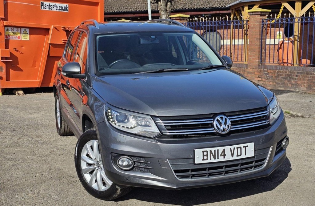 VOLKSWAGEN TIGUAN