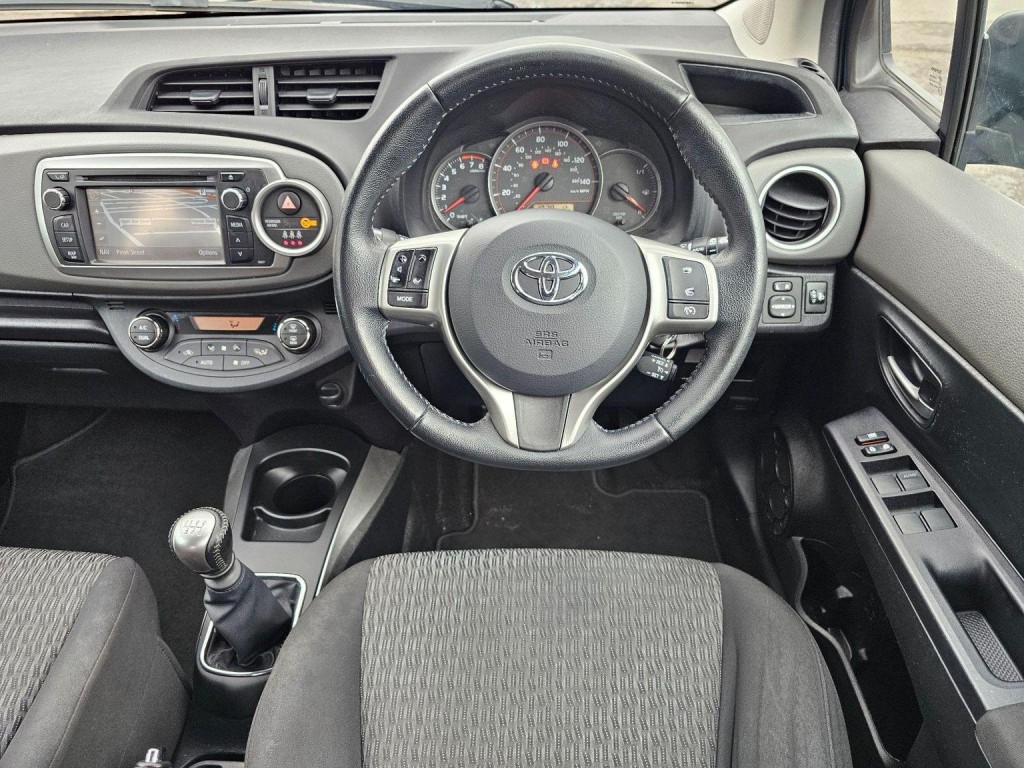 TOYOTA YARIS