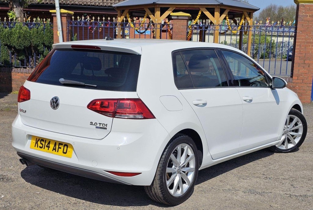 VOLKSWAGEN GOLF