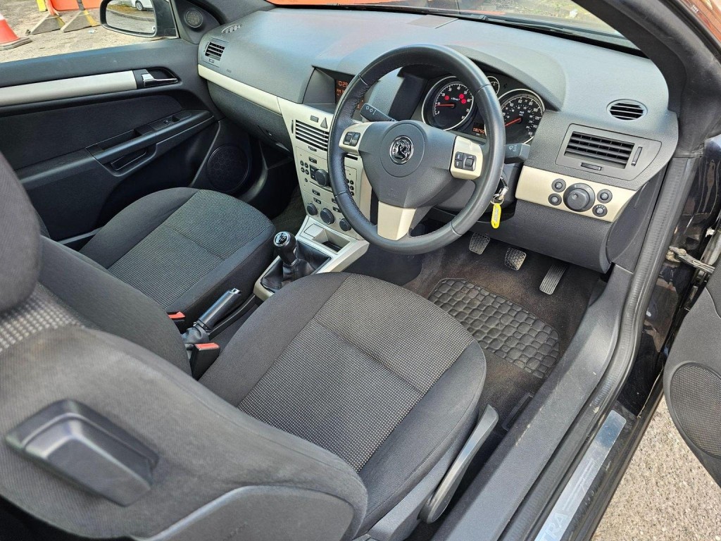 VAUXHALL ASTRA