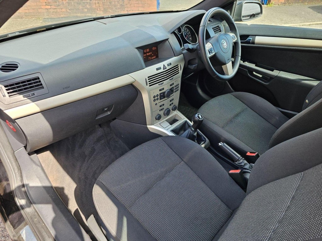 VAUXHALL ASTRA