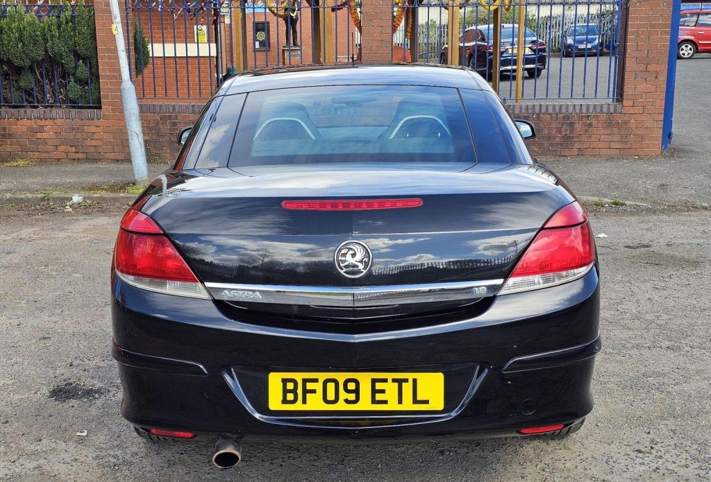VAUXHALL ASTRA