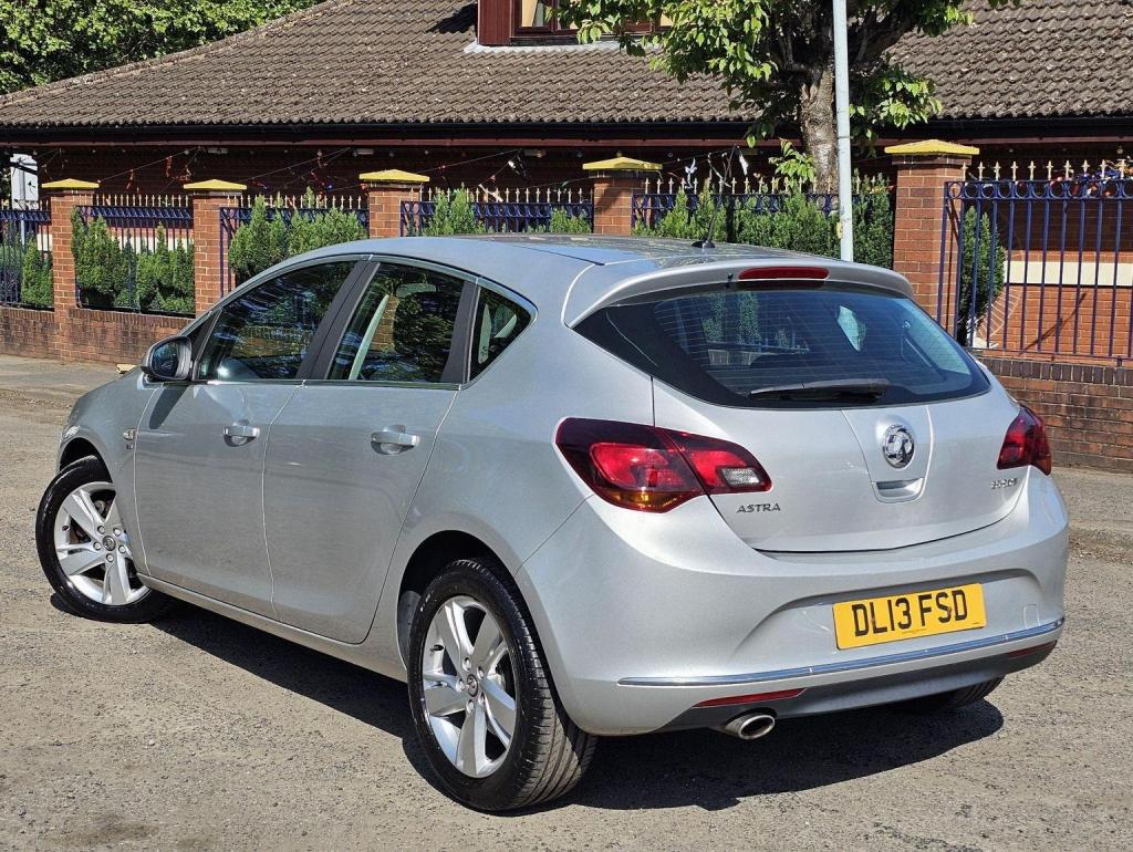 VAUXHALL ASTRA