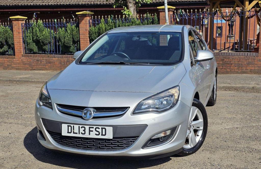 VAUXHALL ASTRA