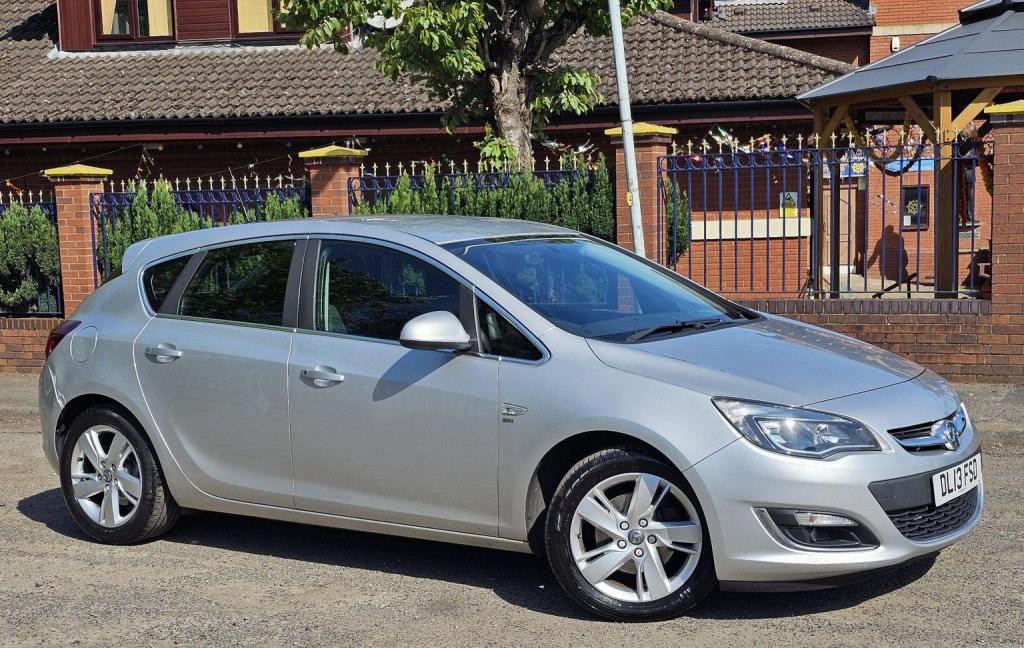 VAUXHALL ASTRA