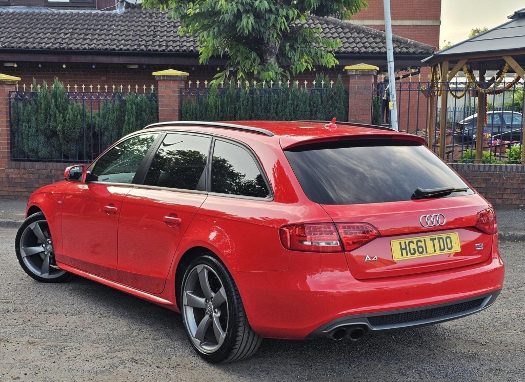 AUDI A4 AVANT