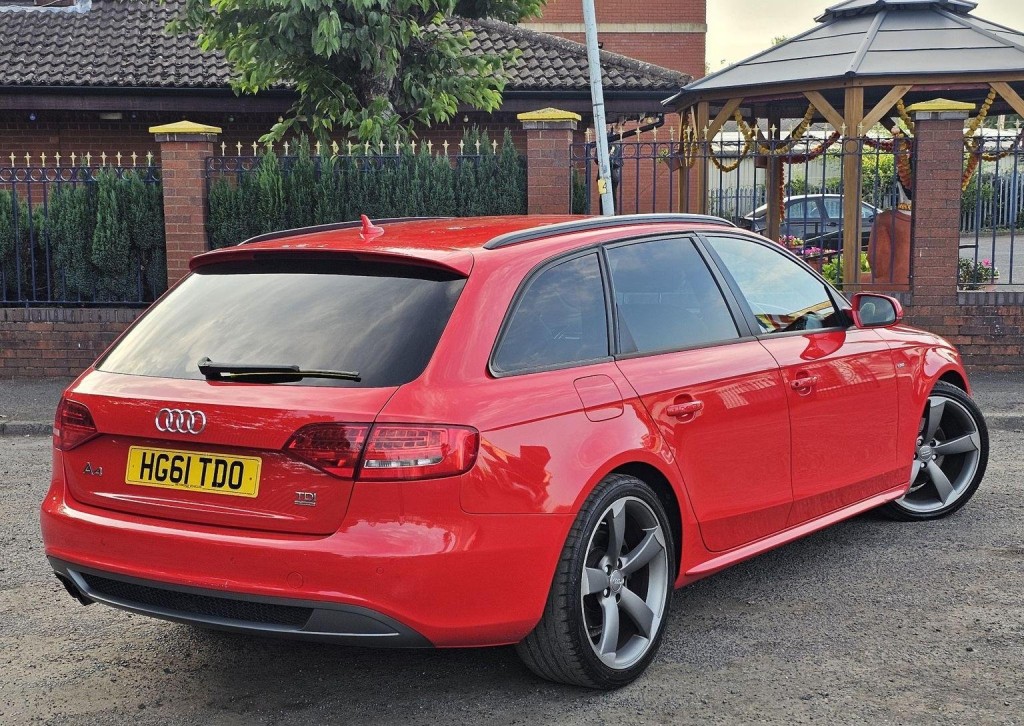 AUDI A4 AVANT