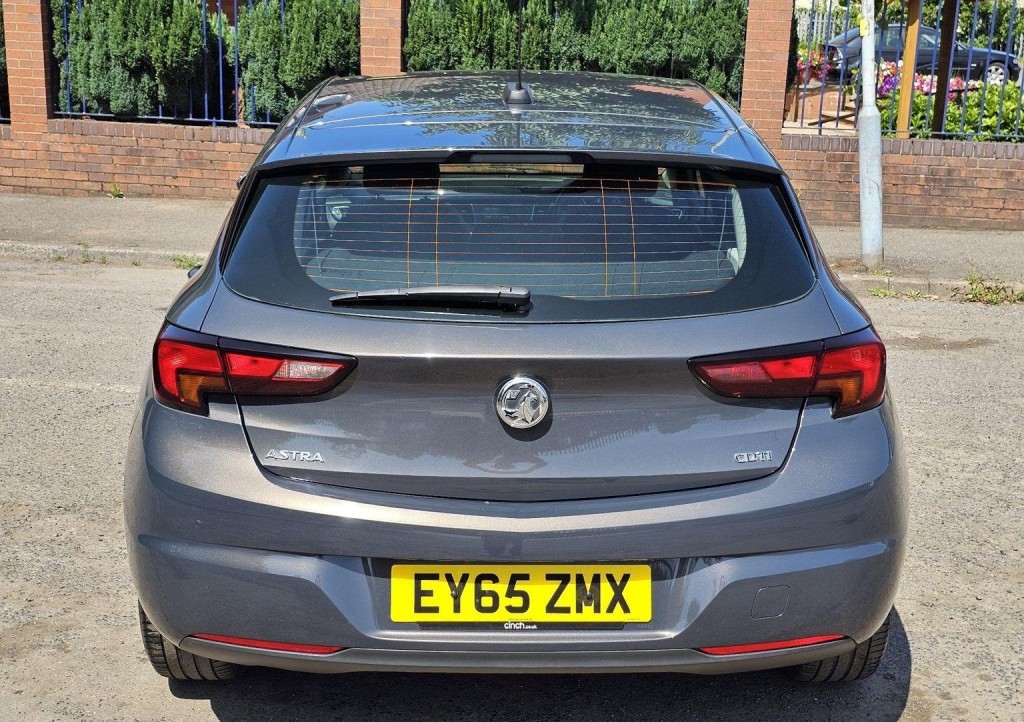 VAUXHALL ASTRA