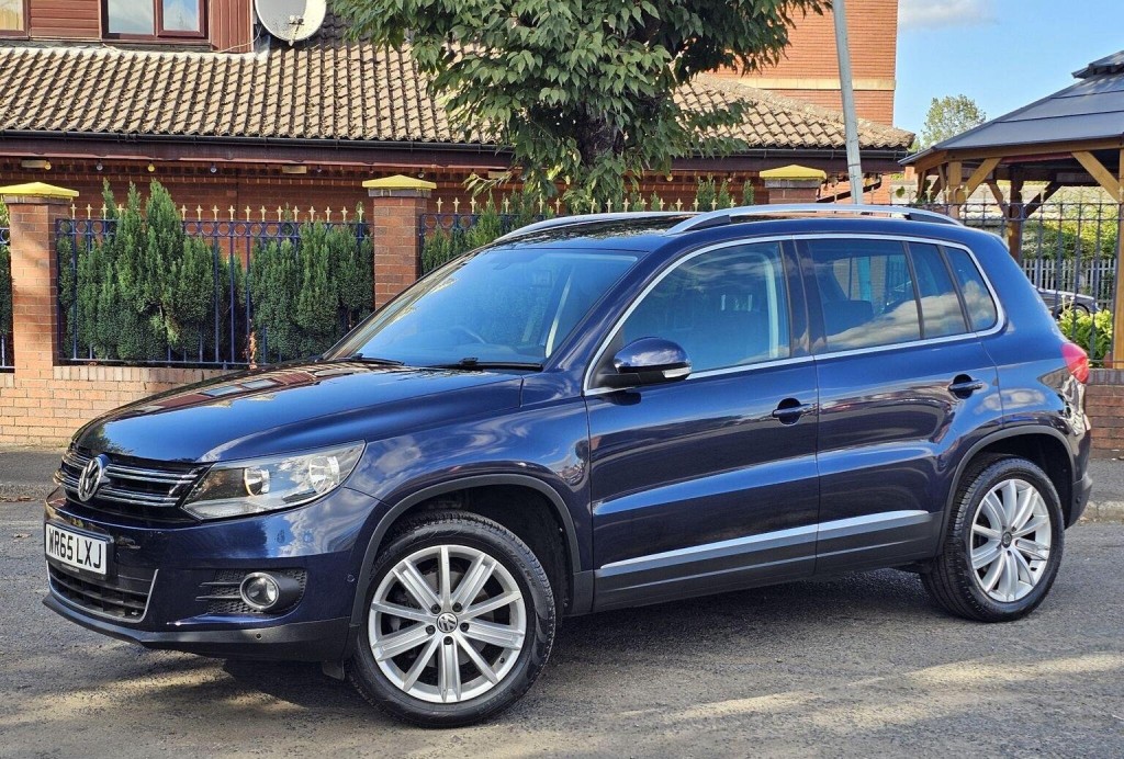 VOLKSWAGEN TIGUAN