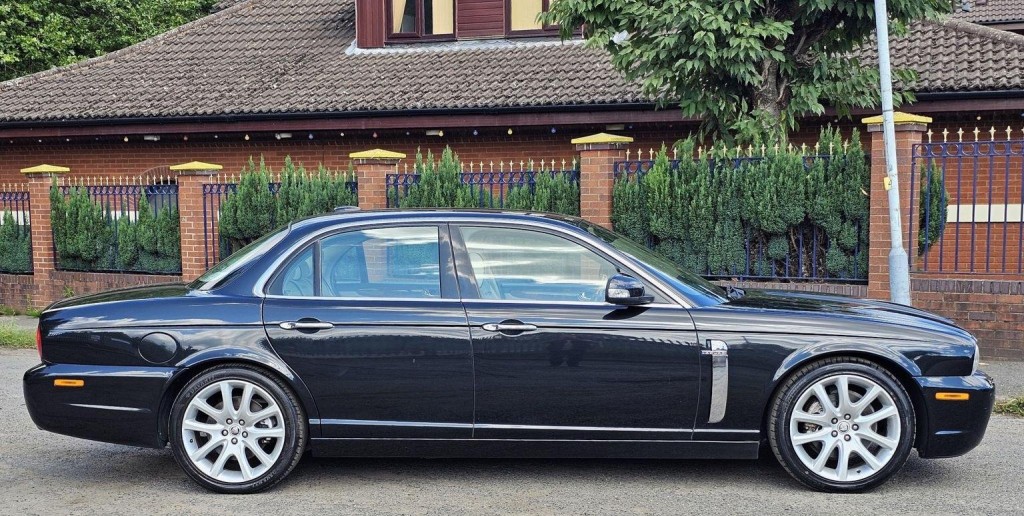 JAGUAR XJ
