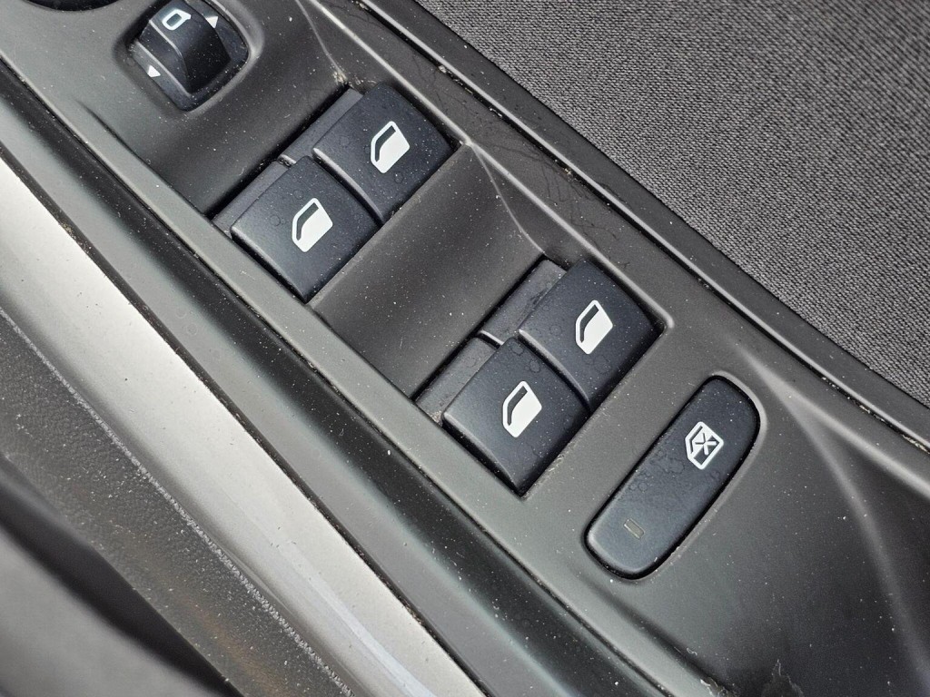 VAUXHALL GRANDLAND X